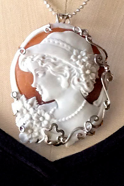 Sterling Silver Cameo Pendant/ Brooch