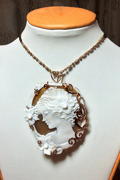 Cameo Pendant/Brooch