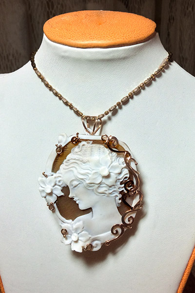 Cameo Pendant/Brooch